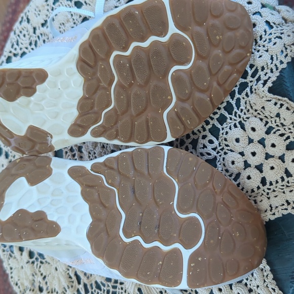 New Balance - Picture 3 of 3